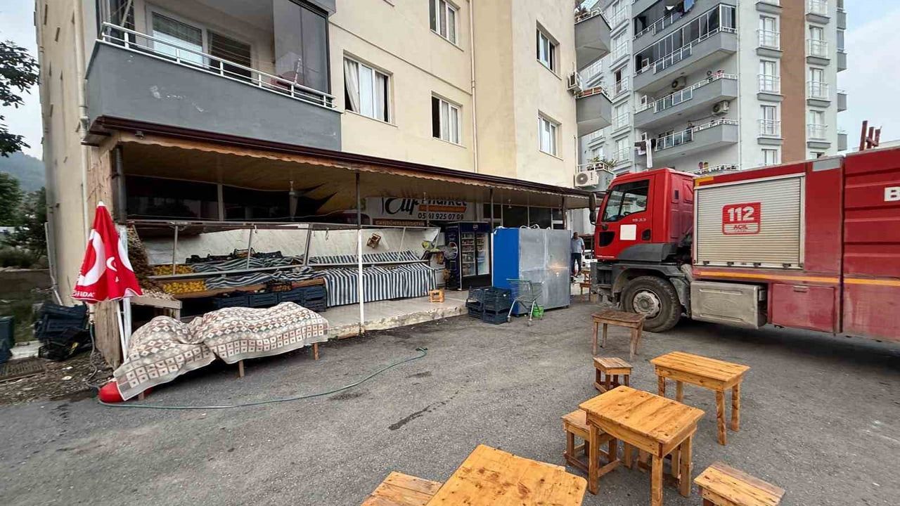 Osmaniye'de iş yeri yangını