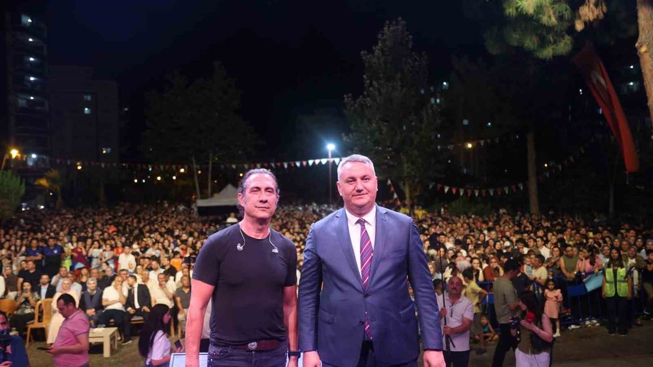 Osmaniye'de Kıraç konseri Düziçi'nde binlerce kişiyi buluşturdu