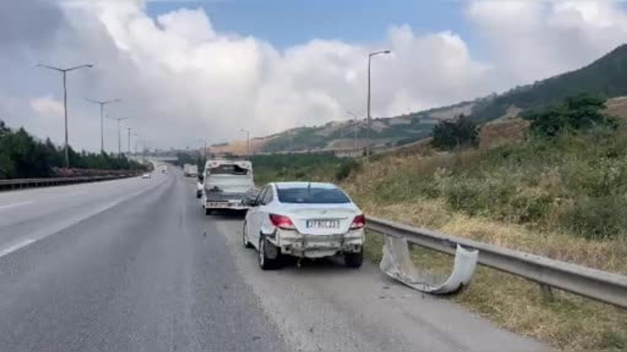Osmaniye'de kontrolden çıkan otomobil bariyerlere çarptı: 1 yaralı