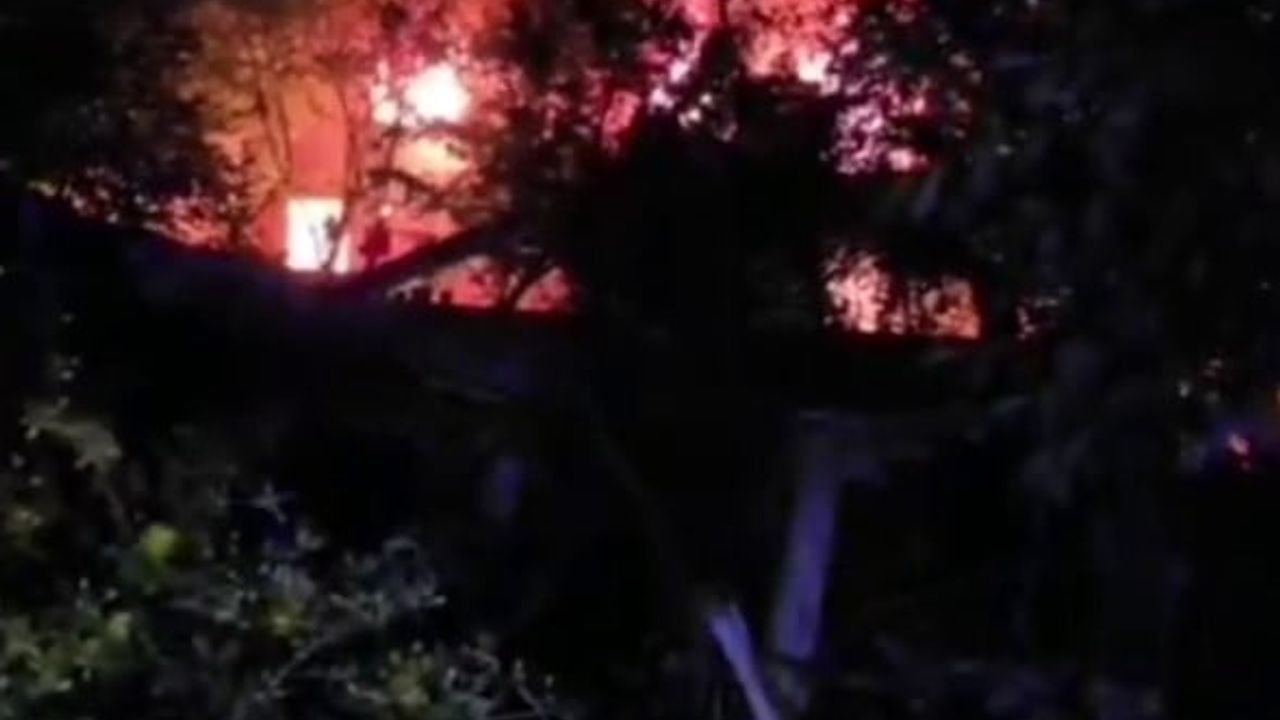 Osmaniye'de yayla evinde çıkan yangın ekiplerin koordineli müdahalesiyle söndürüldü