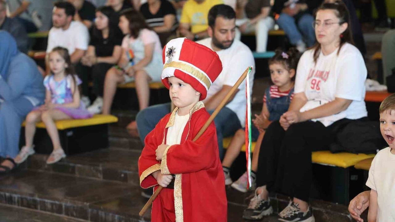 Panorama 1326 Bursa'da mehter ve kılıç kalkan gösterileri sürüyor