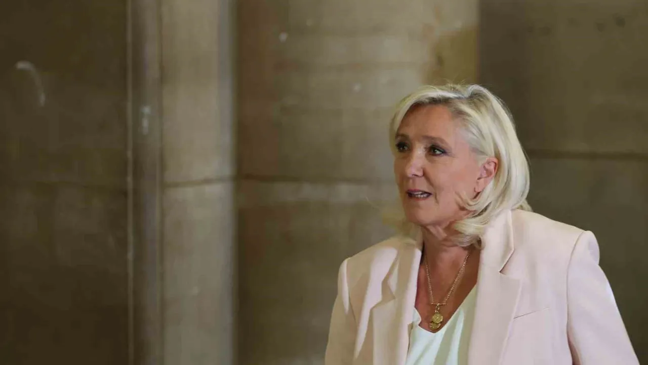 Paris istinaf mahkemesi Marine Le Pen'i suçlu buldu: 3 yıl hapis ve 45 ay siyasi yasak