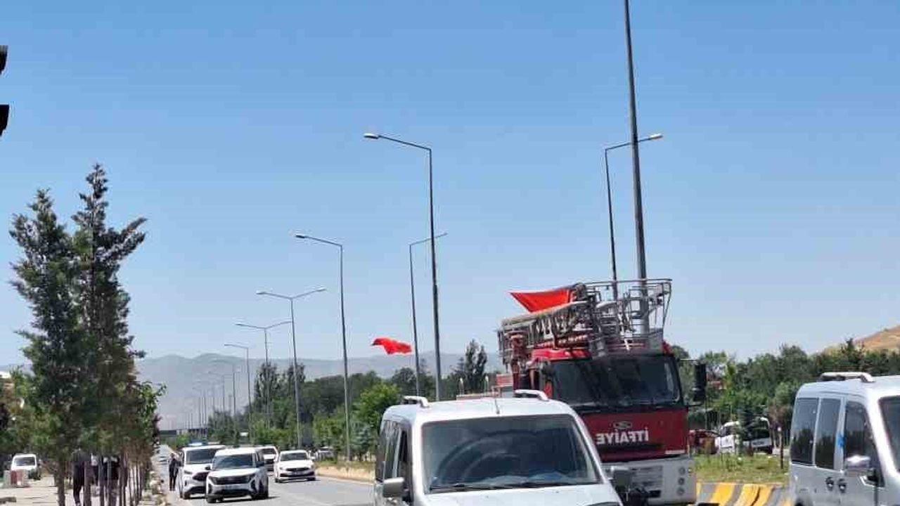 Patnos'ta otomobilin çarptığı 3 bisikletli çocuk yaralandı