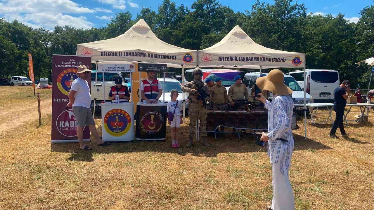 Pazaryeri'ndeki karavan festivali jandarmanın sıkı denetimiyle tamamlandı