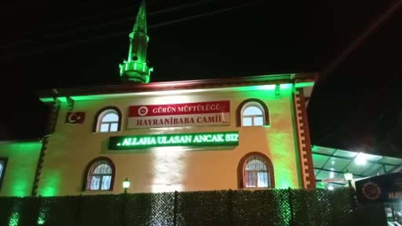 Perşembe geceleri dolan cami: tövbe ve istiğfarla cemaat büyüyor