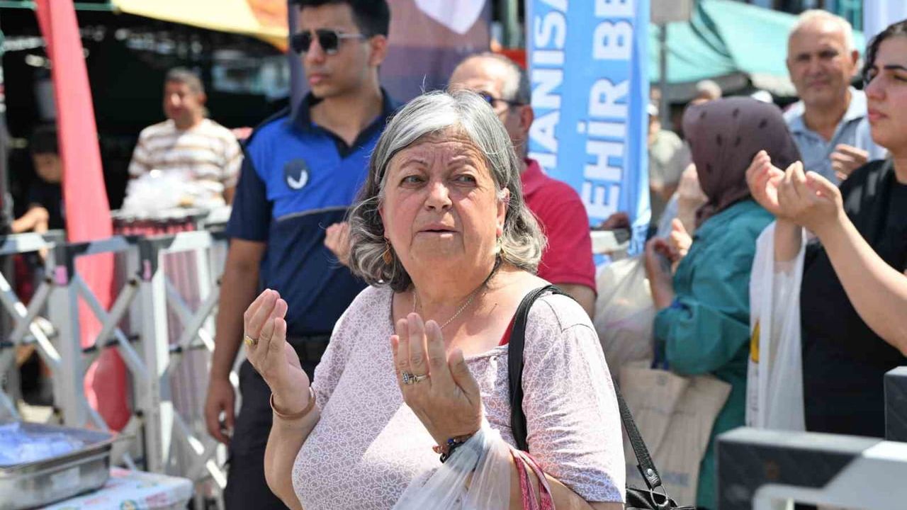 Perşembe Pazarı’nda 2 bin kişilik aşure ikramı