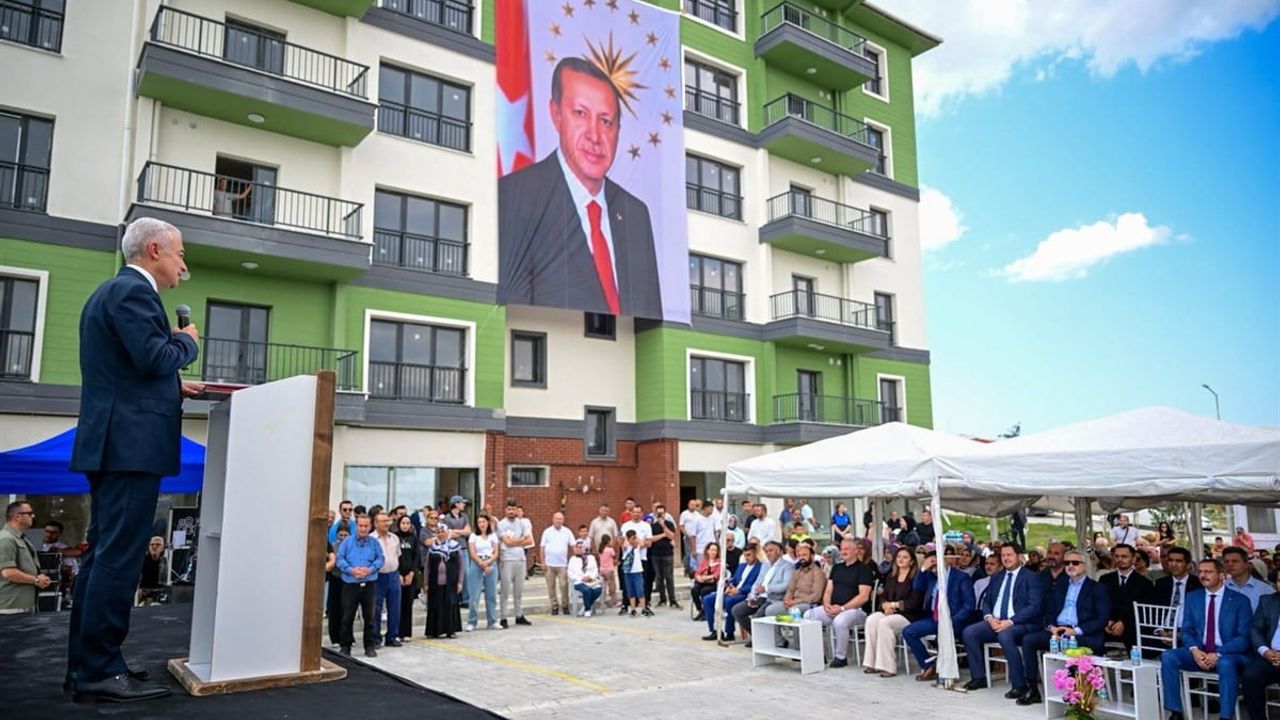 Pınarhisar’da TOKİ sevinci: anahtarlar hak sahiplerine teslim edildi
