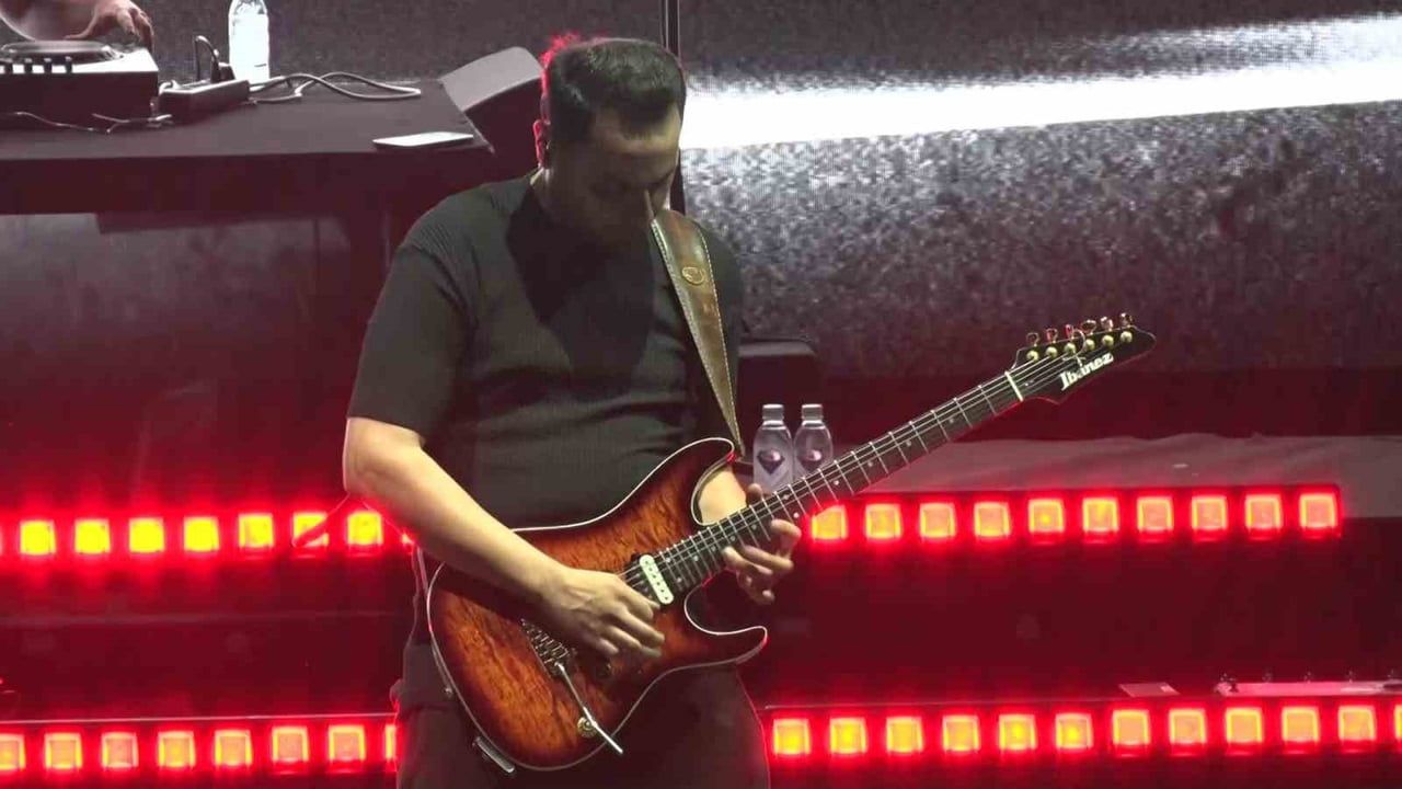 Poizi Kültürpark Açıkhava'da coşkulu konser verdi