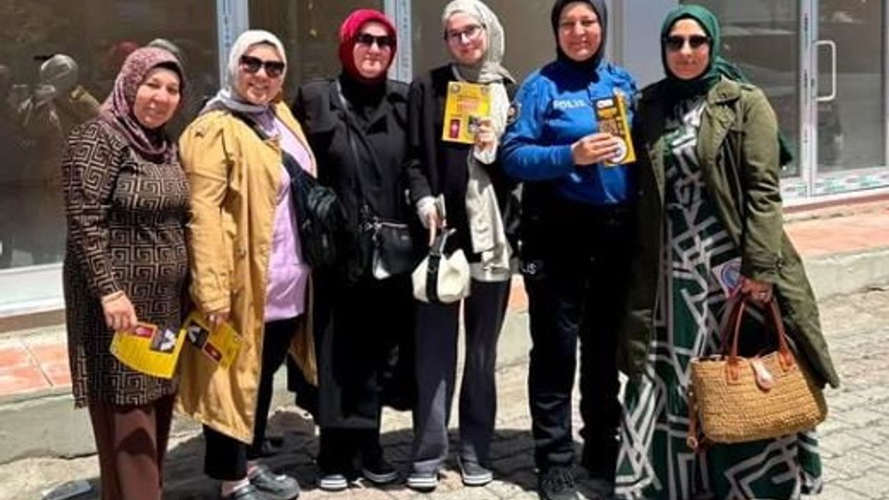 Polis dolandırıcılığa karşı vatandaşları bilgilendirdi