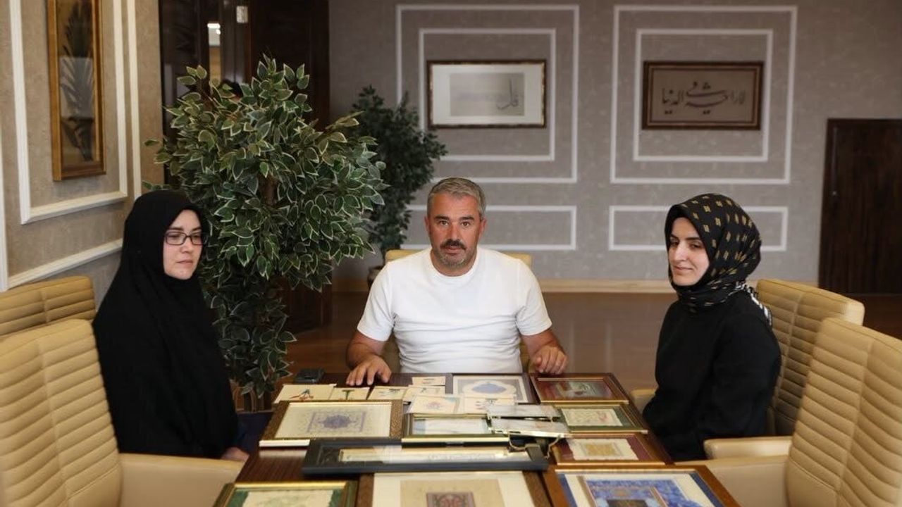 Pursaklar belediye başkanı Çetin’den tezhip ve hat sanatı eserlerine tam not