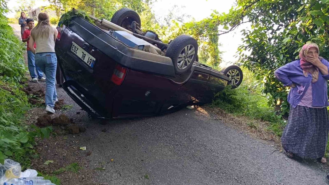 Rampada geri kayan otomobil takla attı: 4 yaralı