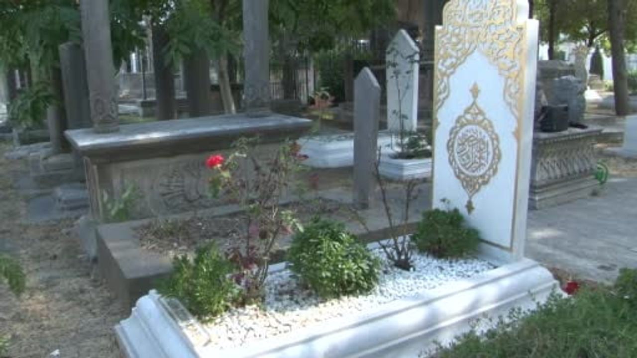 Rasim Özdenören’in mirasına saygı: kabri başında anma