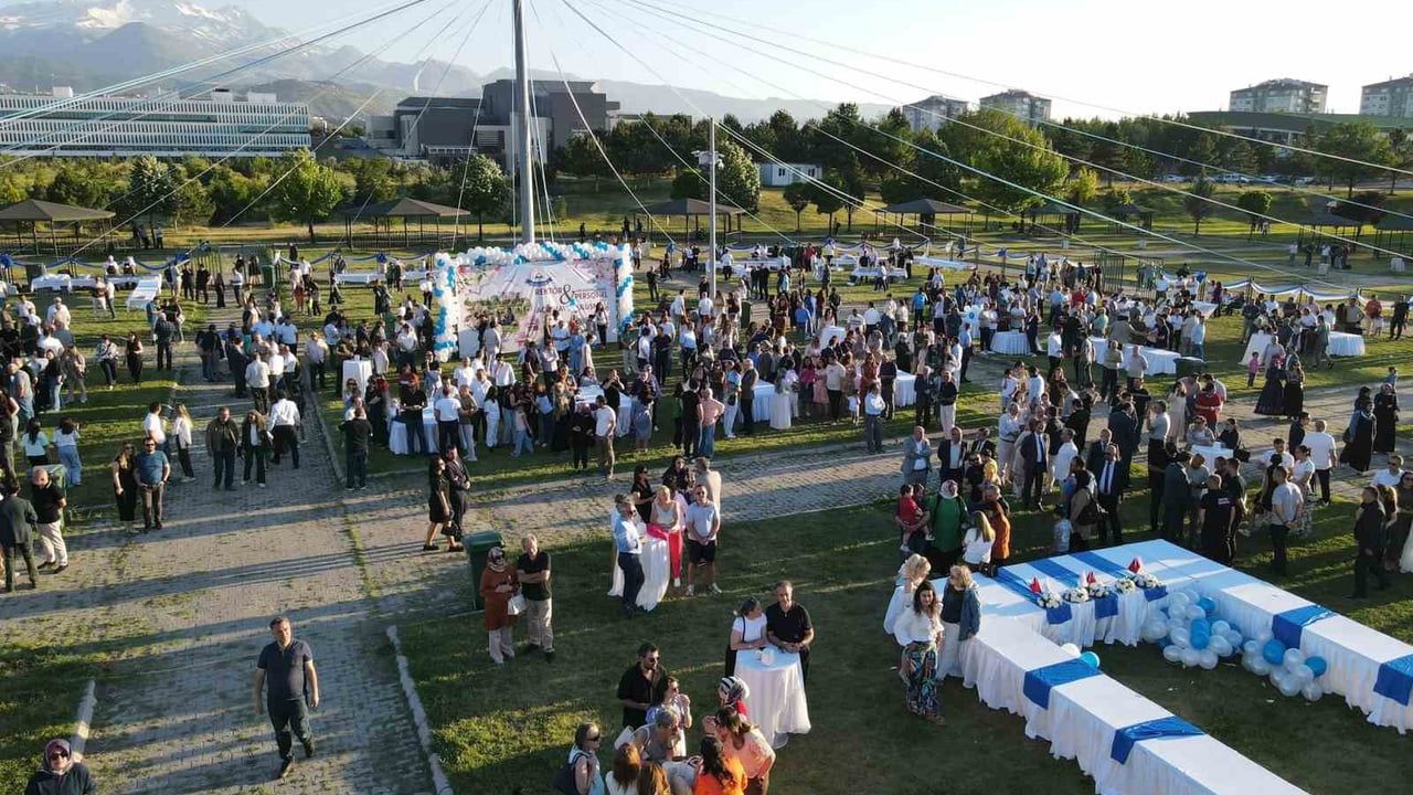 Rektör Prof. Dr. Fatih Altun, akademik ve idari personel ile buluştu