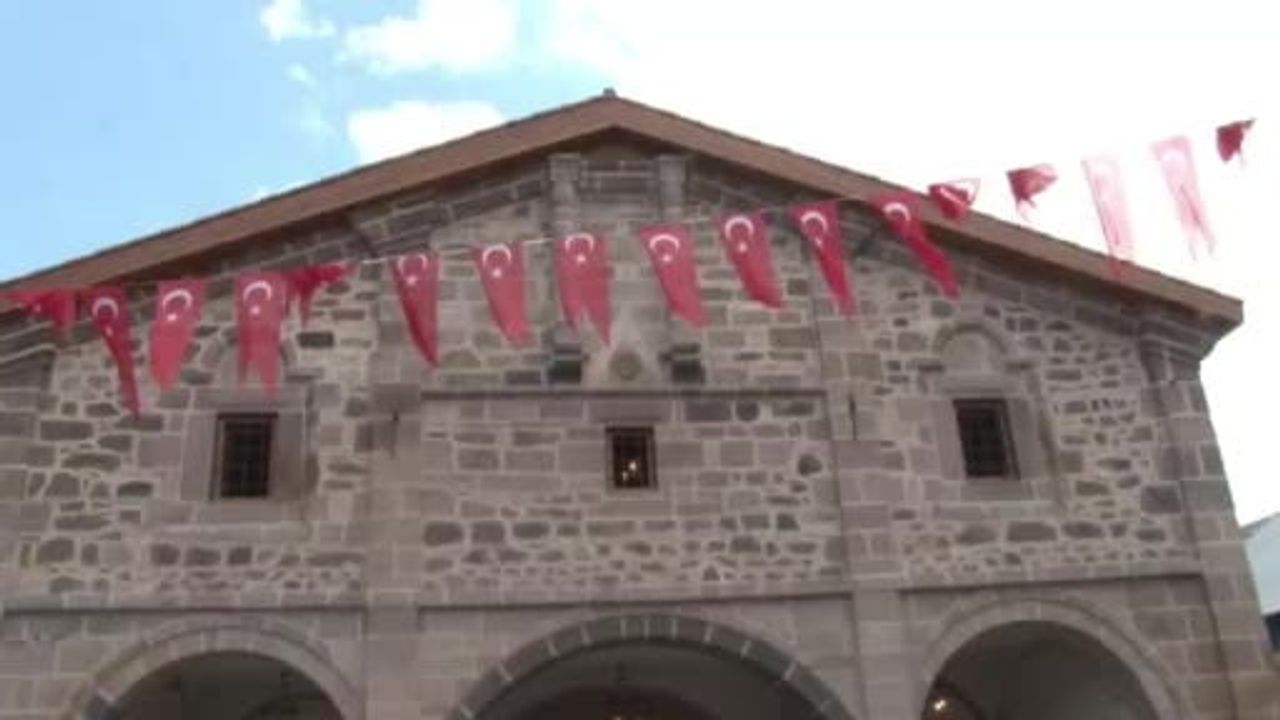 Restorasyonu tamamlanan Fetih Camii yeniden ibadete açıldı