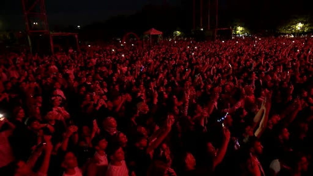 Resul Dindar Sakarya Kültür Yolu Festivali'nde kızını sahneye davet etti