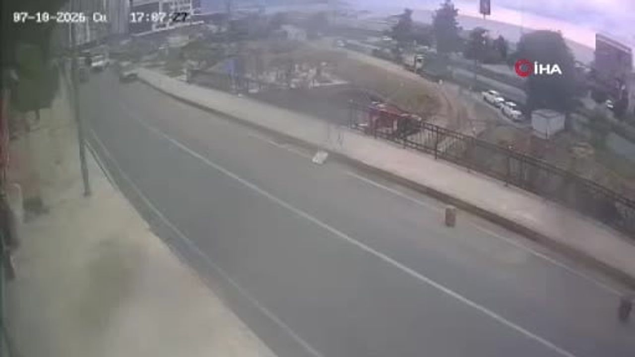 Rize'de yol çökmesi nedeniyle 2 bina tahliye edildi
