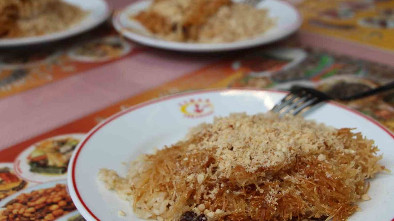 Rizelilerin iyi bildiği, bilmeyenlerin sonradan sevdiği lezzet: pilav üstü kadayıf