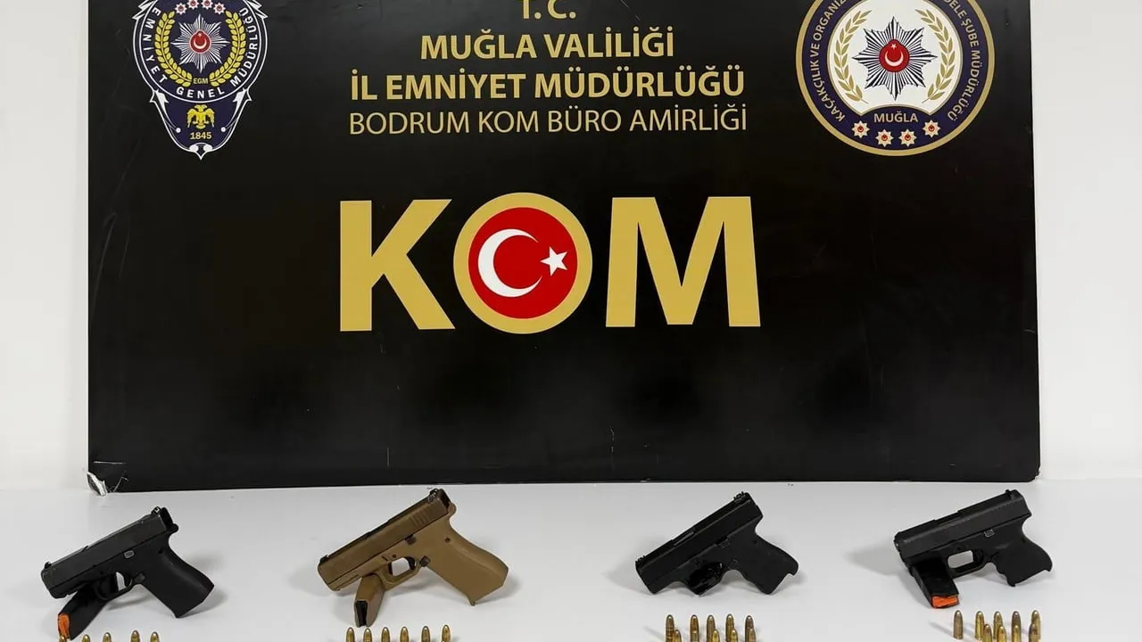 Ruhsatsız silahlarla kaçarken yakalandılar