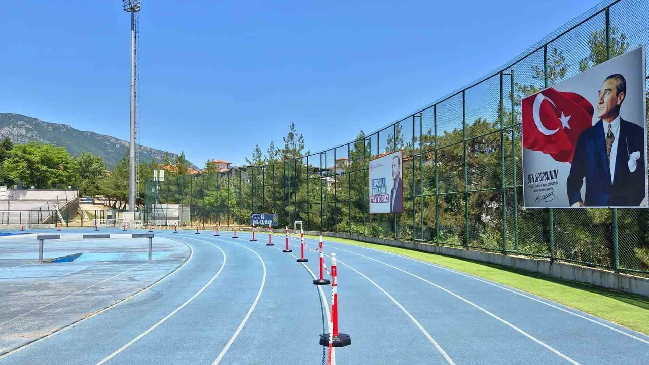Safranbolu atletizm pistinde kulvar kullanımı düzenlendi