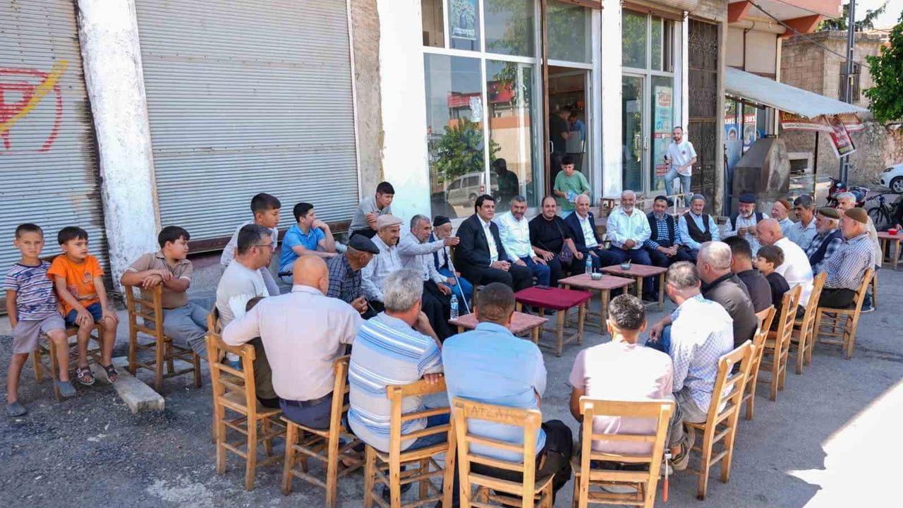 Sahada hizmet vurgusu: Umut Yılmaz Göksuncuk'ta vatandaşla buluştu