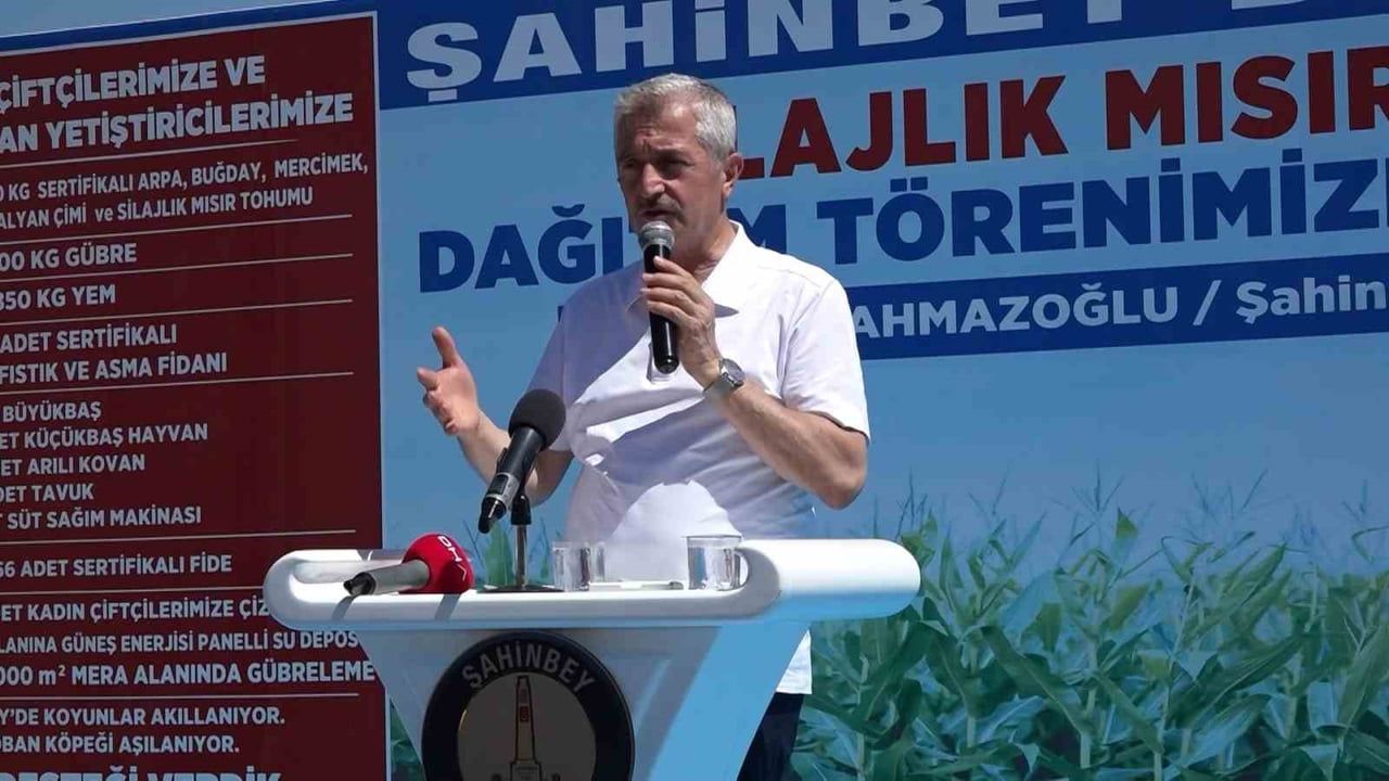 Şahinbey Belediyesi'nden çiftçilere sertifikalı silajlık mısır tohumu dağıtımı