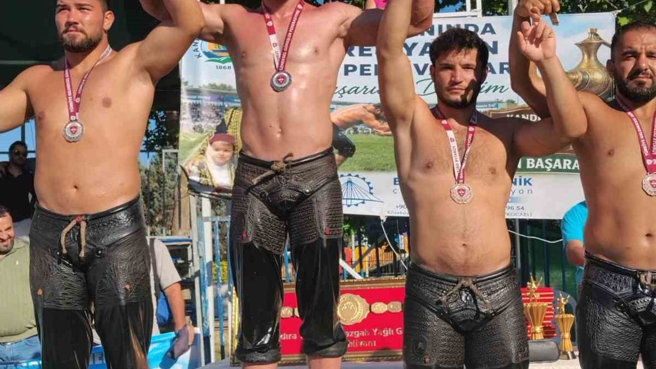 Sakaryalı sporcular Kocaeli'den madalyalarla döndü