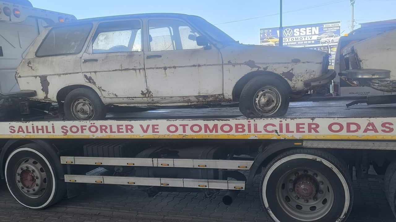 Salihli'de hurda araçlar tek tek toplanıyor