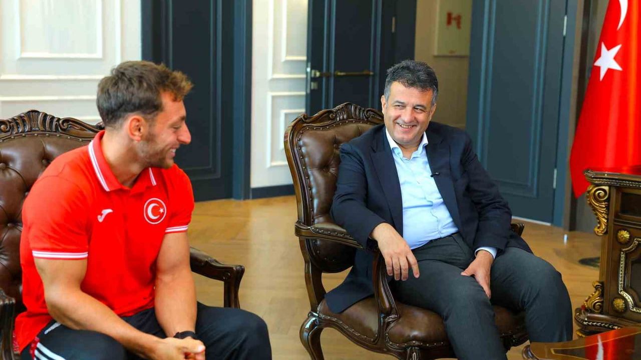Samsun’da Avrupa ikincisi kanocu Resul Aydın makamda kutlandı