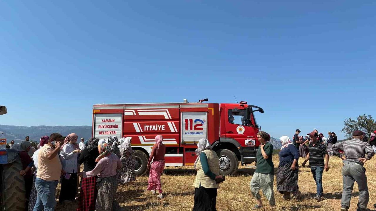 Samsun'da biçerdöver yangını yaklaşık 150 dönüm ekili alanı zarar gördü