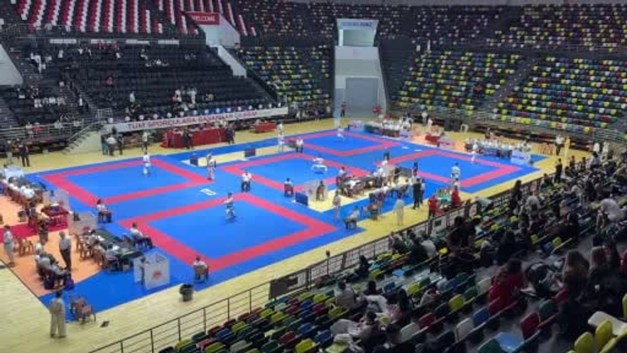 Samsun’da bin 247 karate sporcusunun madalya mücadelesi