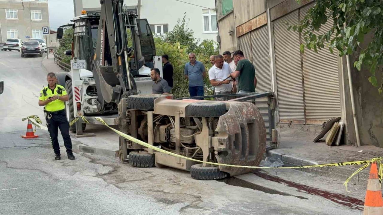 Samsun'da forklift rampa aşağı inerken devrildi: 1'i ağır 2 yaralı