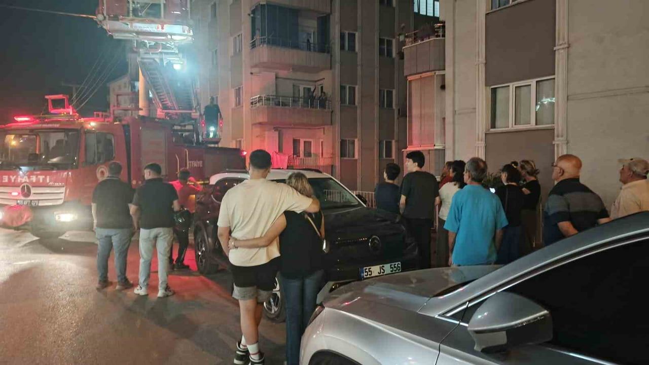 Samsun'un Bafra ilçesinde telefonlara cevap vermeyen yaşlı adam ekipleri harekete geçirdi