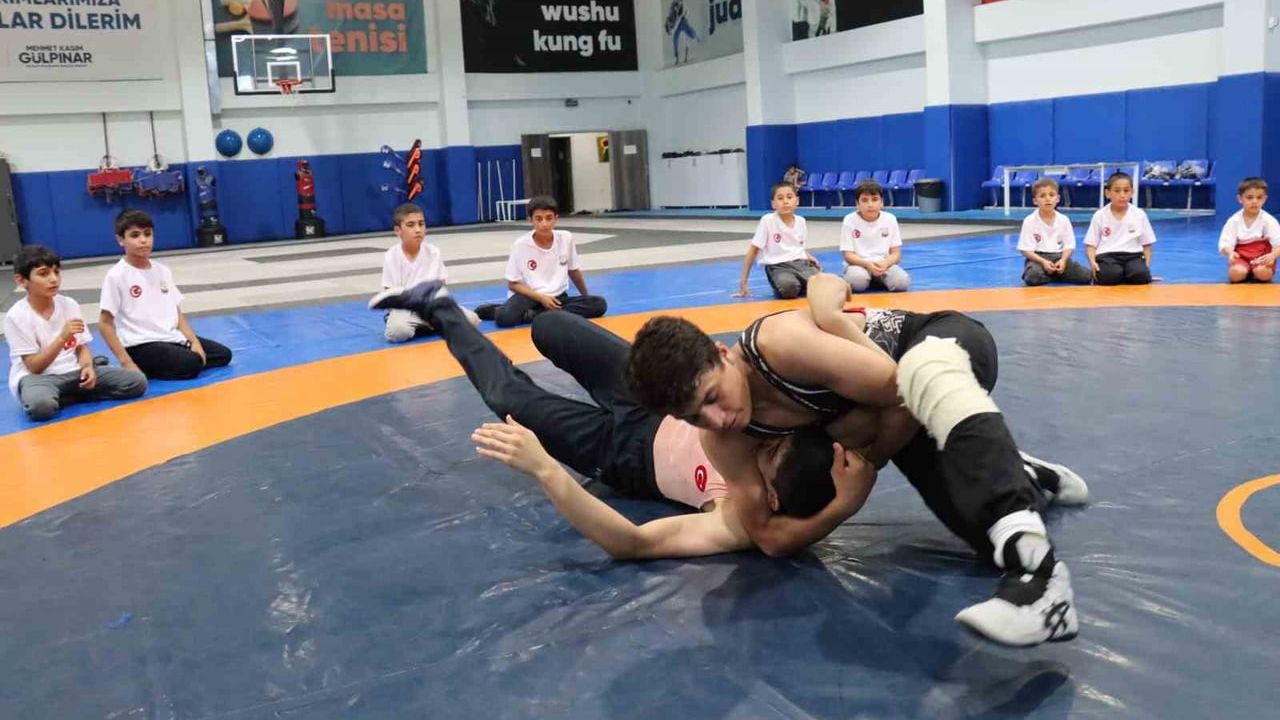 Şanlıurfa'da gençlerin ata sporu güreşe ilgisi arttı