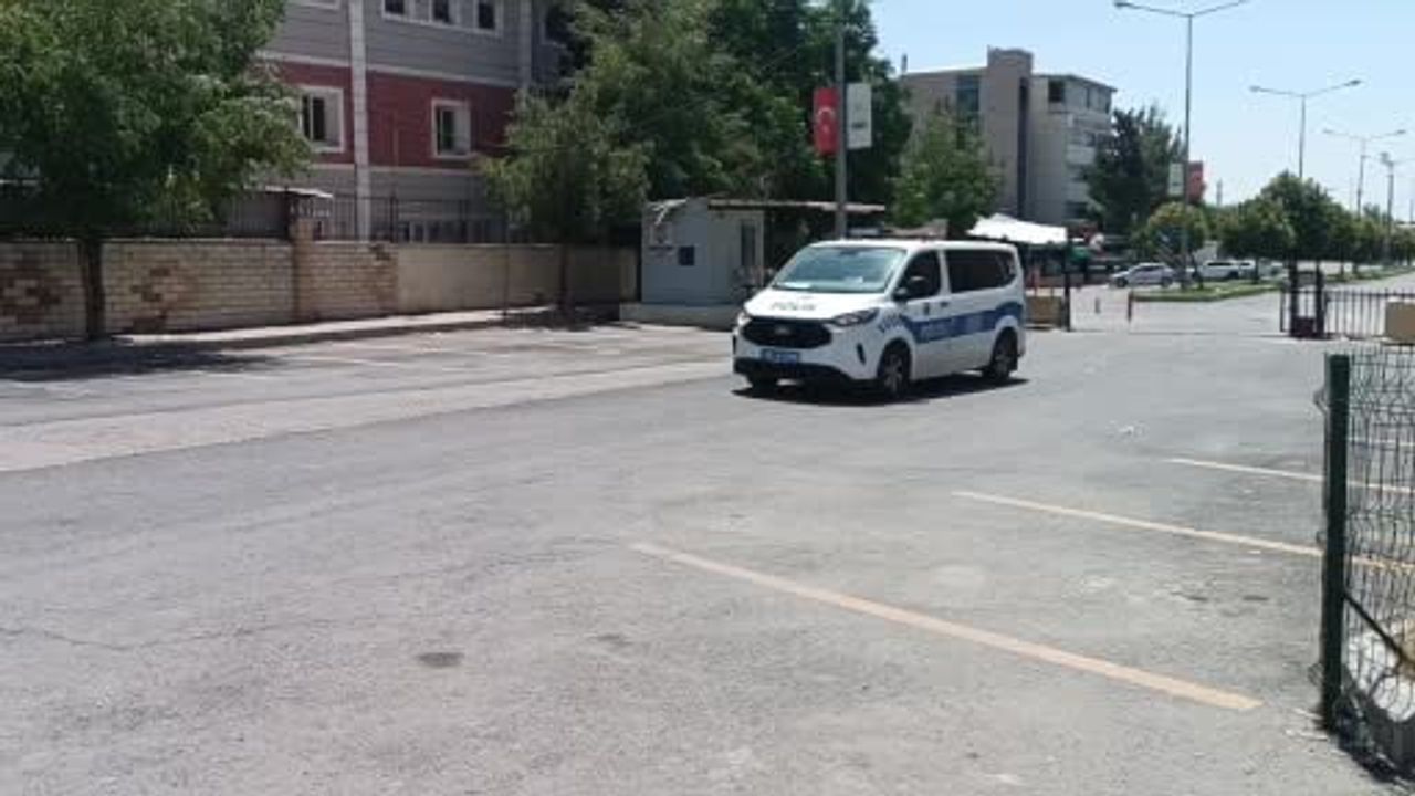 Şanlıurfa'da hemşire kılığına giren kadın yeni doğan bebeği kaçırma girişimi iddiasıyla adli kontrol şartıyla serbest bırakıldı