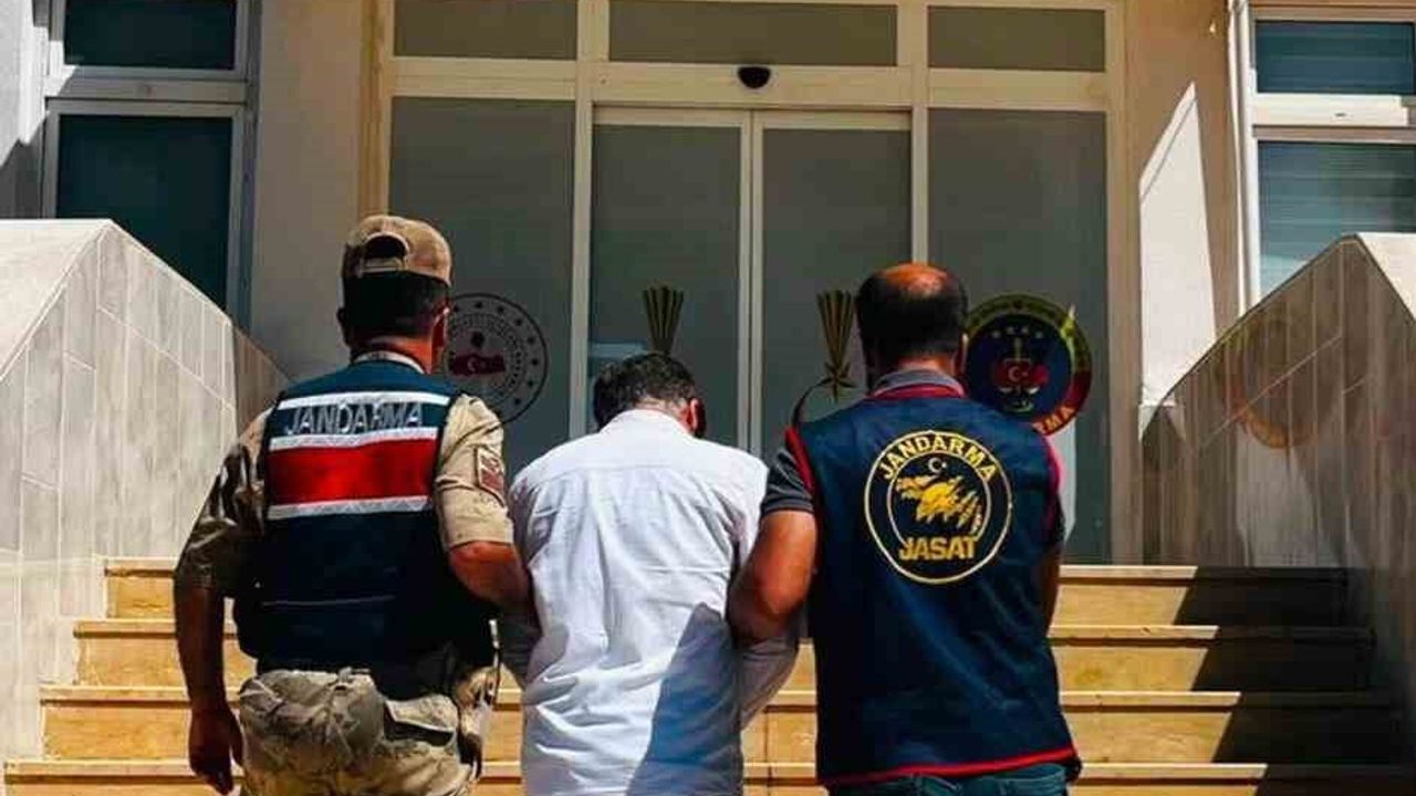 Şanlıurfa'da kesinleşmiş cezası olan FETÖ şüphelisi jandarmaya yakalandı