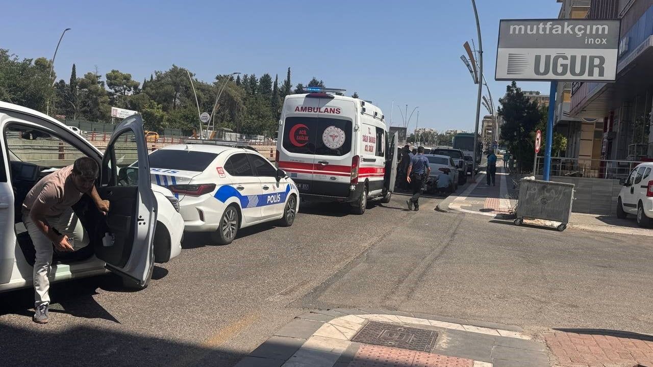 Şanlıurfa'da kontrolden çıkan motosiklet devrildi: sürücü yaralandı