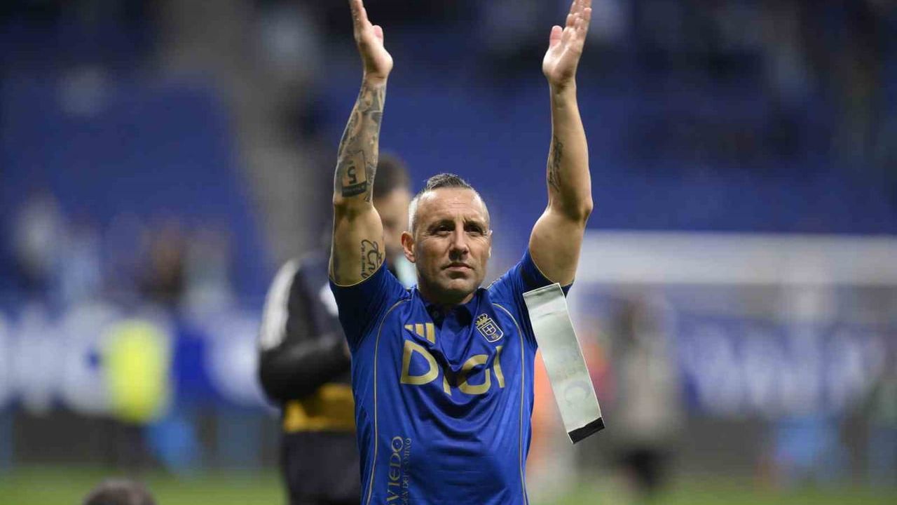 Santi Cazorla futbolu bıraktığını açıkladı