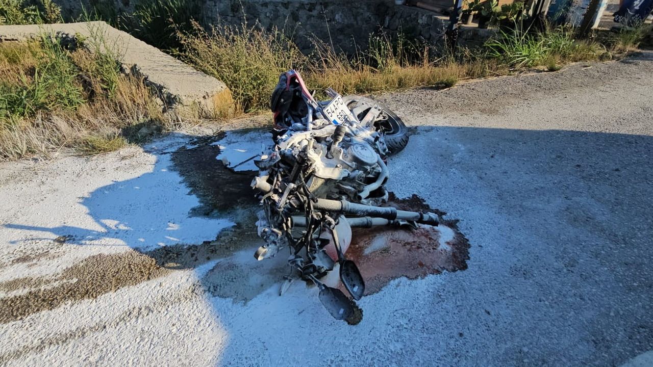 Sapanca'da çarpışma: motosiklet sürücüsü hastanede yaşamını yitirdi