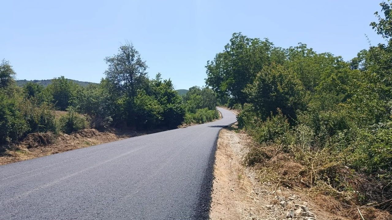 Sarıdayı-Arapdede köy yolunda sıcak asfalt mesaisi başladı