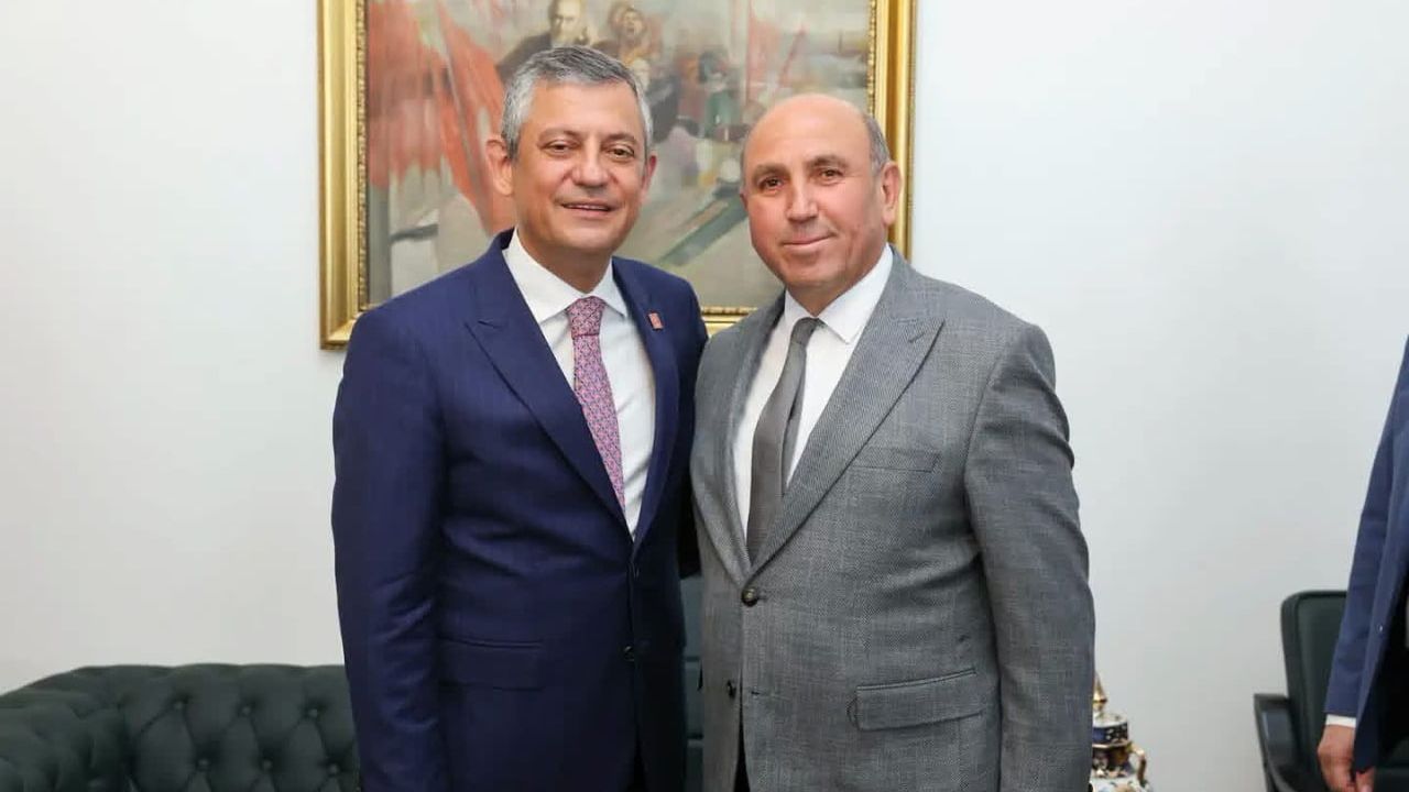 Sarıgöl'de siyaset değişiyor: başkan Tahsin Akdeniz CHP'den istifa edip yeni oluşuma geçti