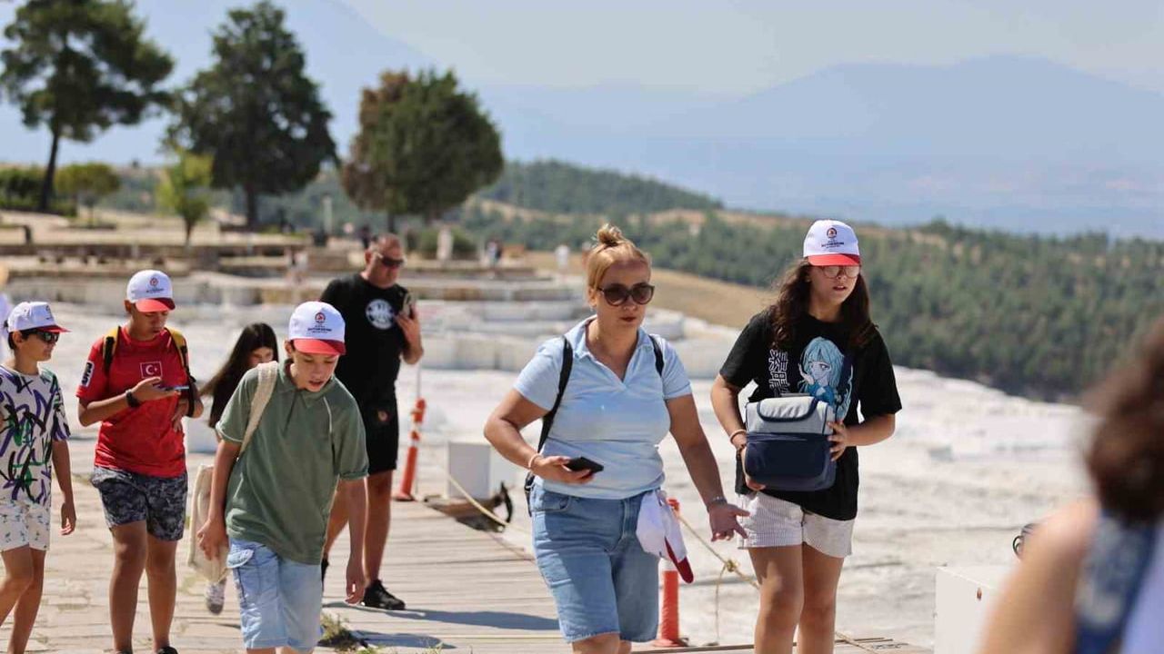Satranç ustaları Pamukkale ve Hierapolis’e hayran kaldı