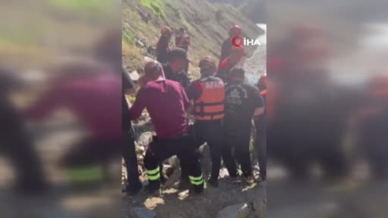 Şavşat deresi'nde kaybolan babanın cansız bedenine ulaşıldı