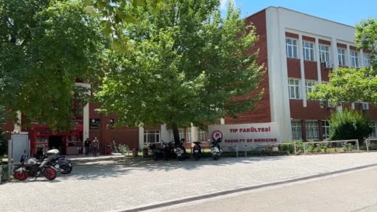 SDÜ’den sınav sorusu sızdırılması iddialarına açıklama: adli ve idari süreç ayrı yürütülüyor