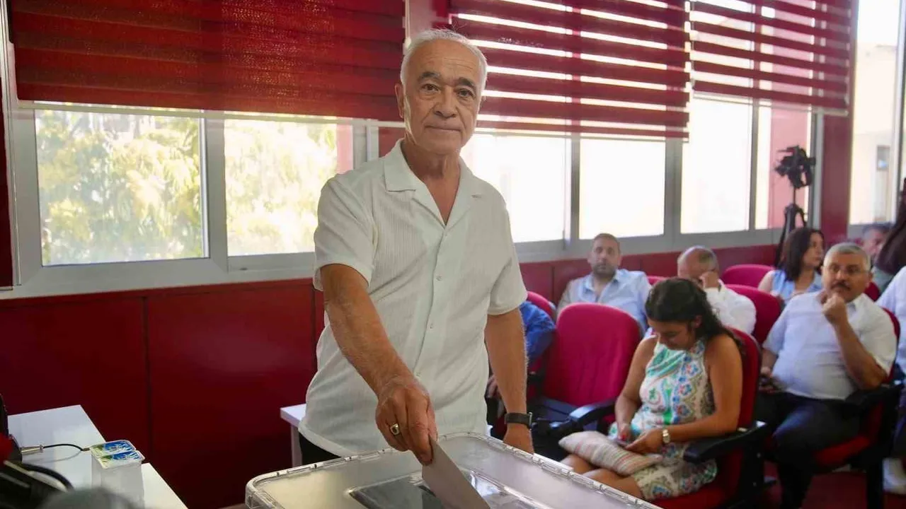 Seferihisar belediye başkan vekili Fuat Gümüş seçildi
