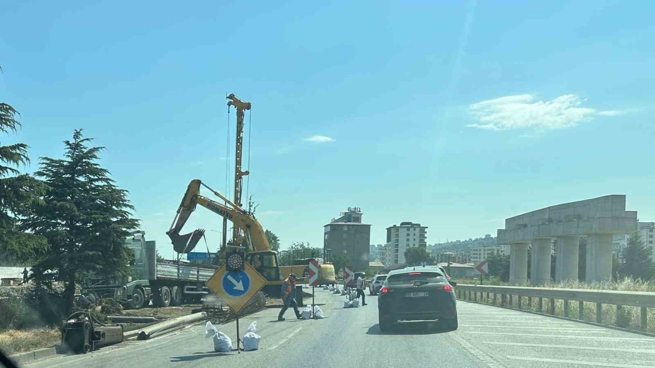 Şehir Hastanesi kavşak çalışması trafiği kilitledi: kilometrelerce araç kuyruğu