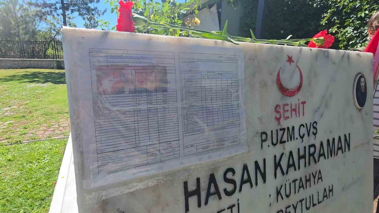 Şehit babasına her karne döneminde sözünü tutuyor