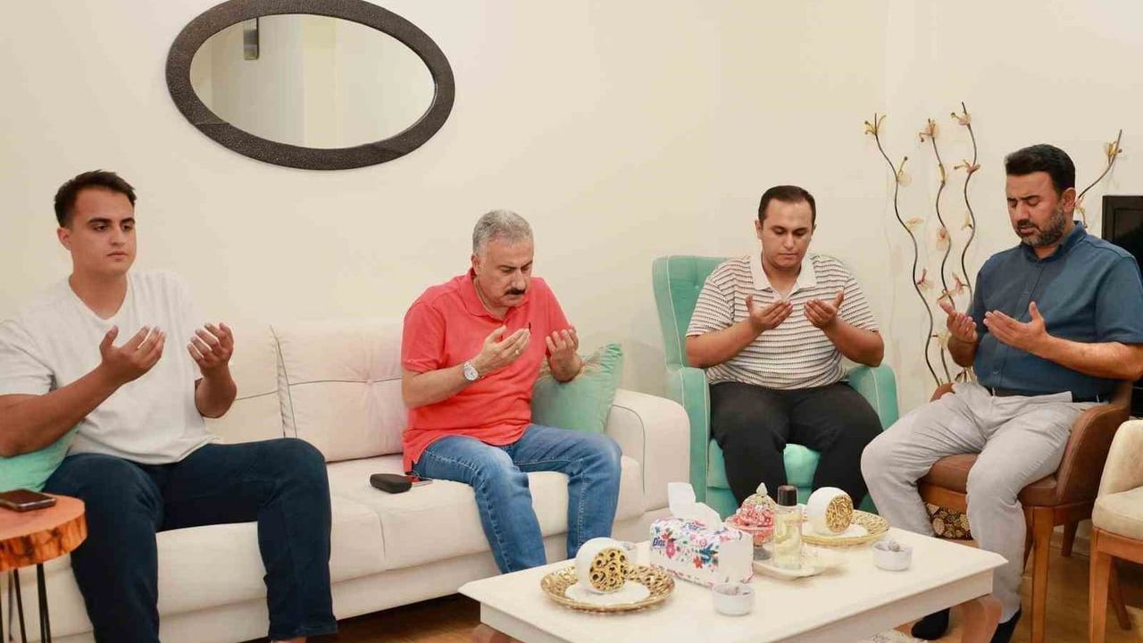 Şehit polis Sinan Çetinkaya'nın ailesi ziyaretle yad edildi