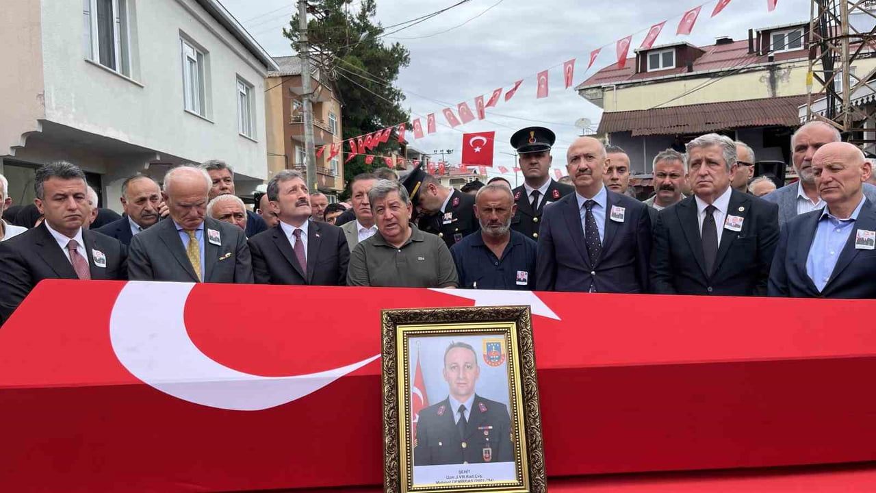 Şehit uzman çavuş Mehmet Demirbaş Samsun'da toprağa verildi