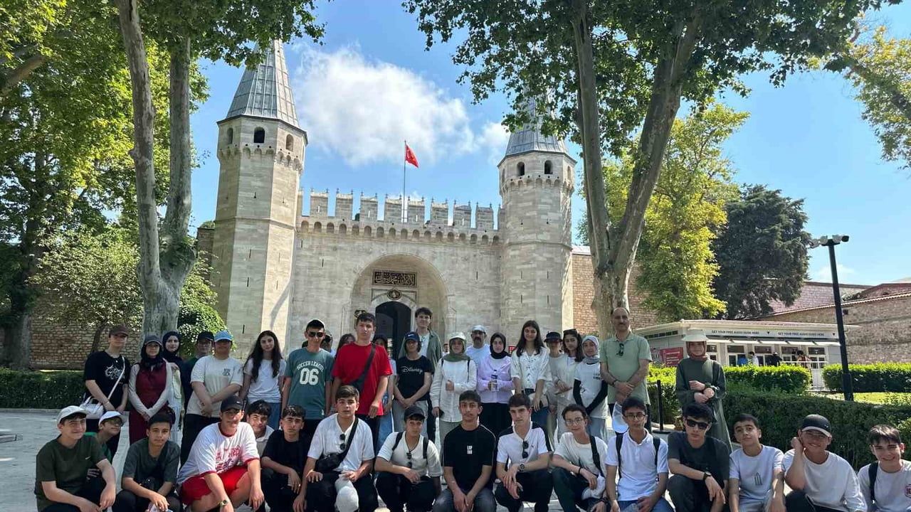 Şehitler Ortaokulu öğrencileri 4 günlük tarih ve kültür gezisini tamamladı