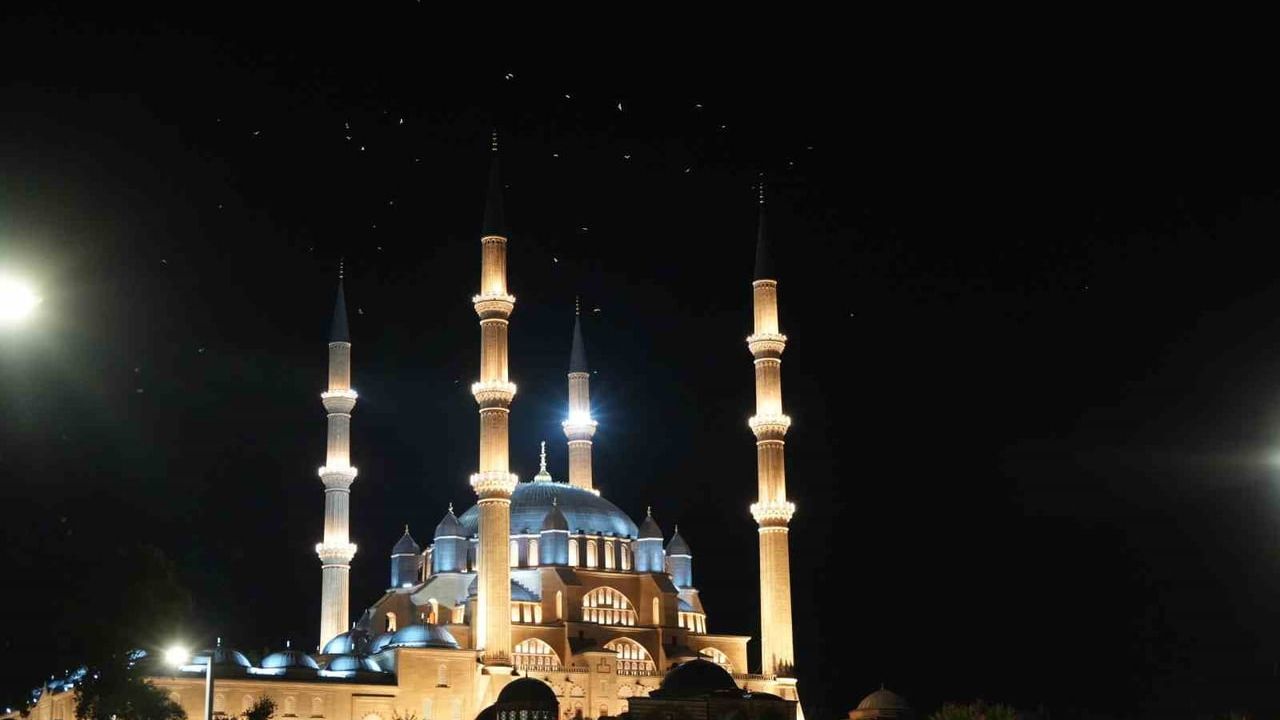 Selimiye Camii’nden yükselen selalar 15 Temmuz şehitleri için okundu